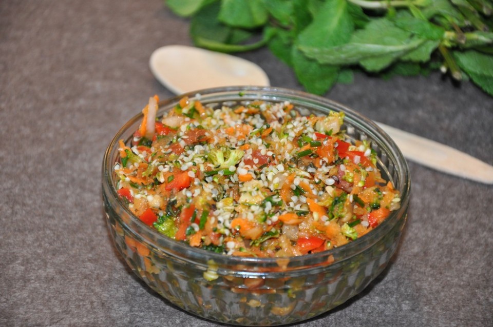 Rohkostsalat mit Hanfsamen